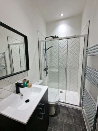Room 6, Colchester Road, Southend On Sea, Image 13