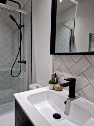Room 6, Colchester Road, Southend On Sea, Image 4