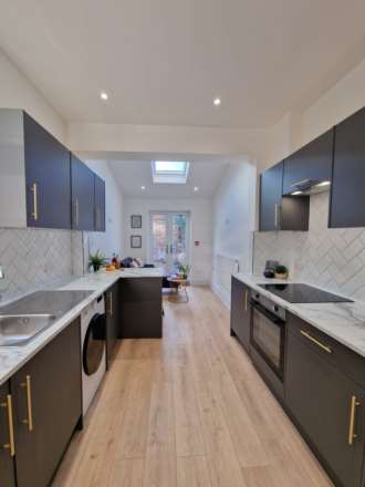 Room 6, Colchester Road, Southend On Sea, Image 6