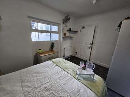 St. Vincents Road, Westcliff On Sea, Image 3