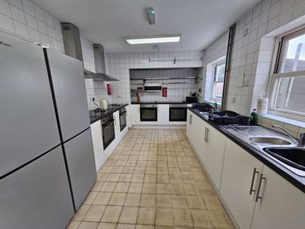 St. Vincents Road, Westcliff On Sea, Image 6