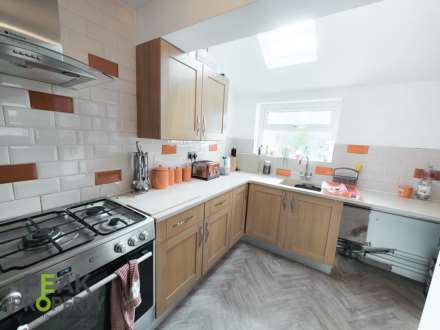 Room 2 Napier Avenue, Southend On Sea, Image 8