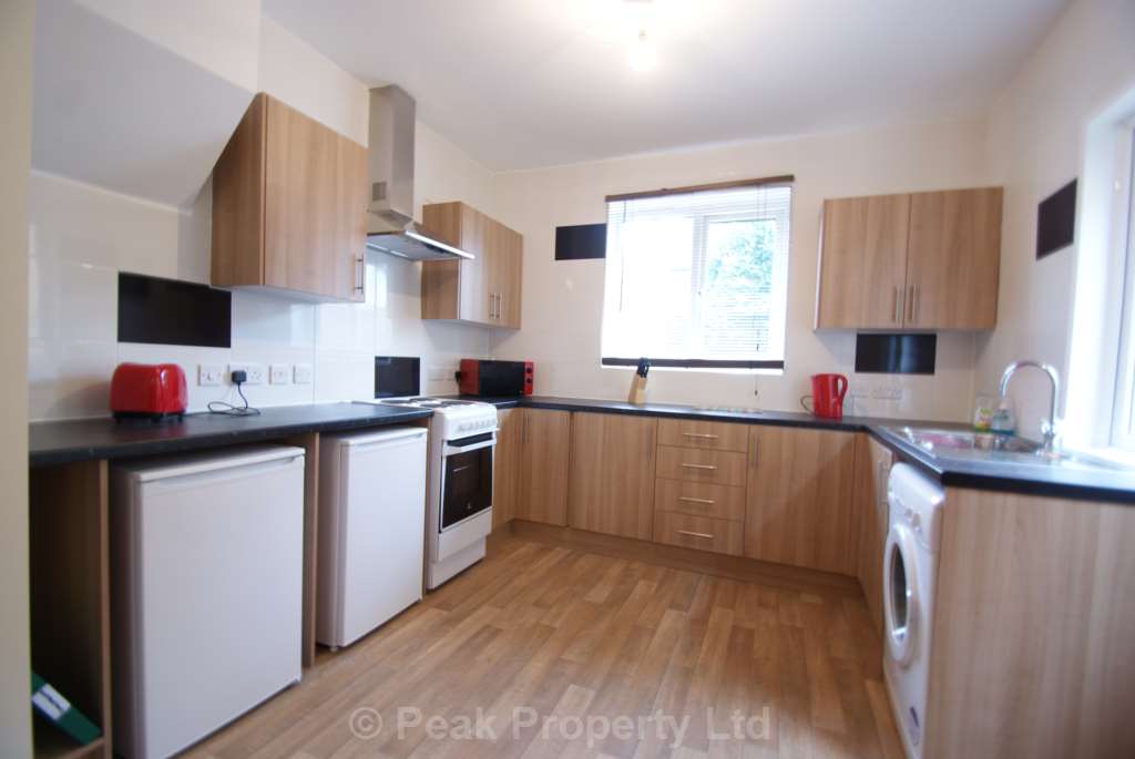 Room 2, Gordon Road, Southend On Sea, Image 3