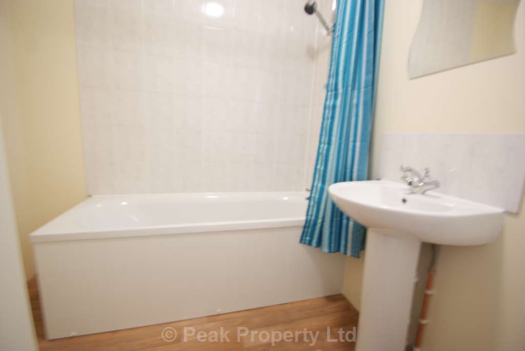 Room 2, Gordon Road, Southend On Sea, Image 4