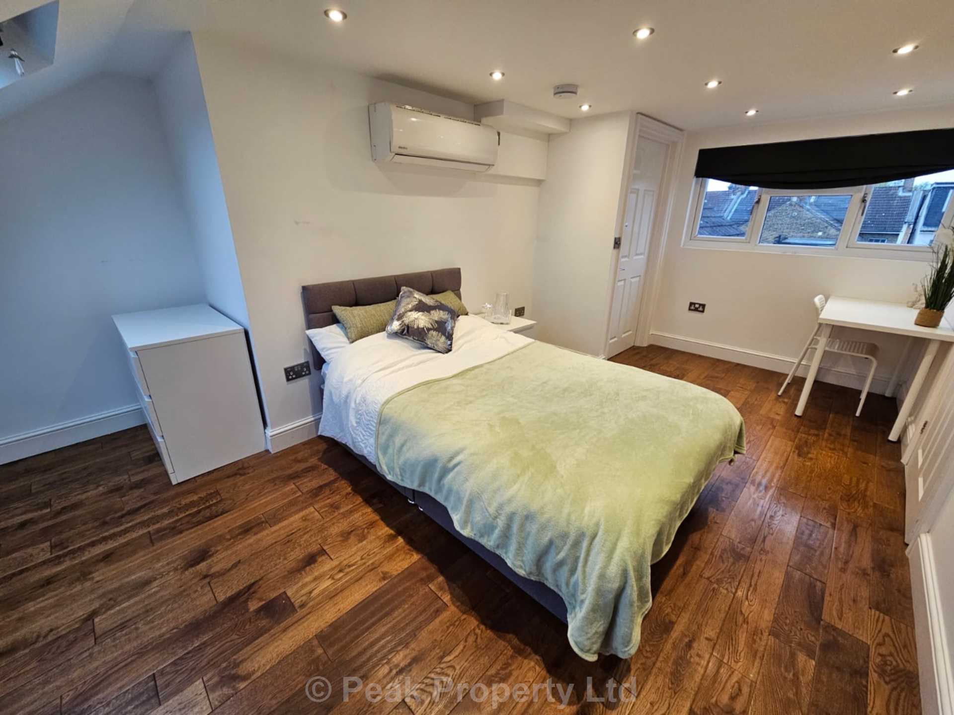 Room 6, Napier Avenue, Southend On Sea, Image 1