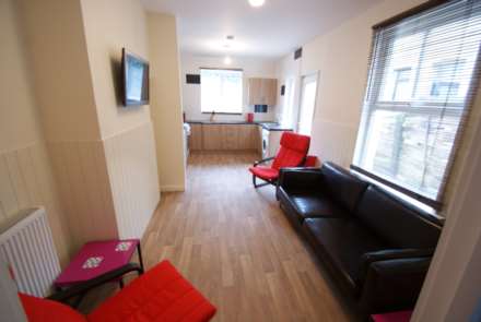 Room 3  - Gordon Road, Southend On Sea, Image 2