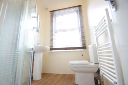 Room 5, Gordon Road, Southend On Sea, Image 6