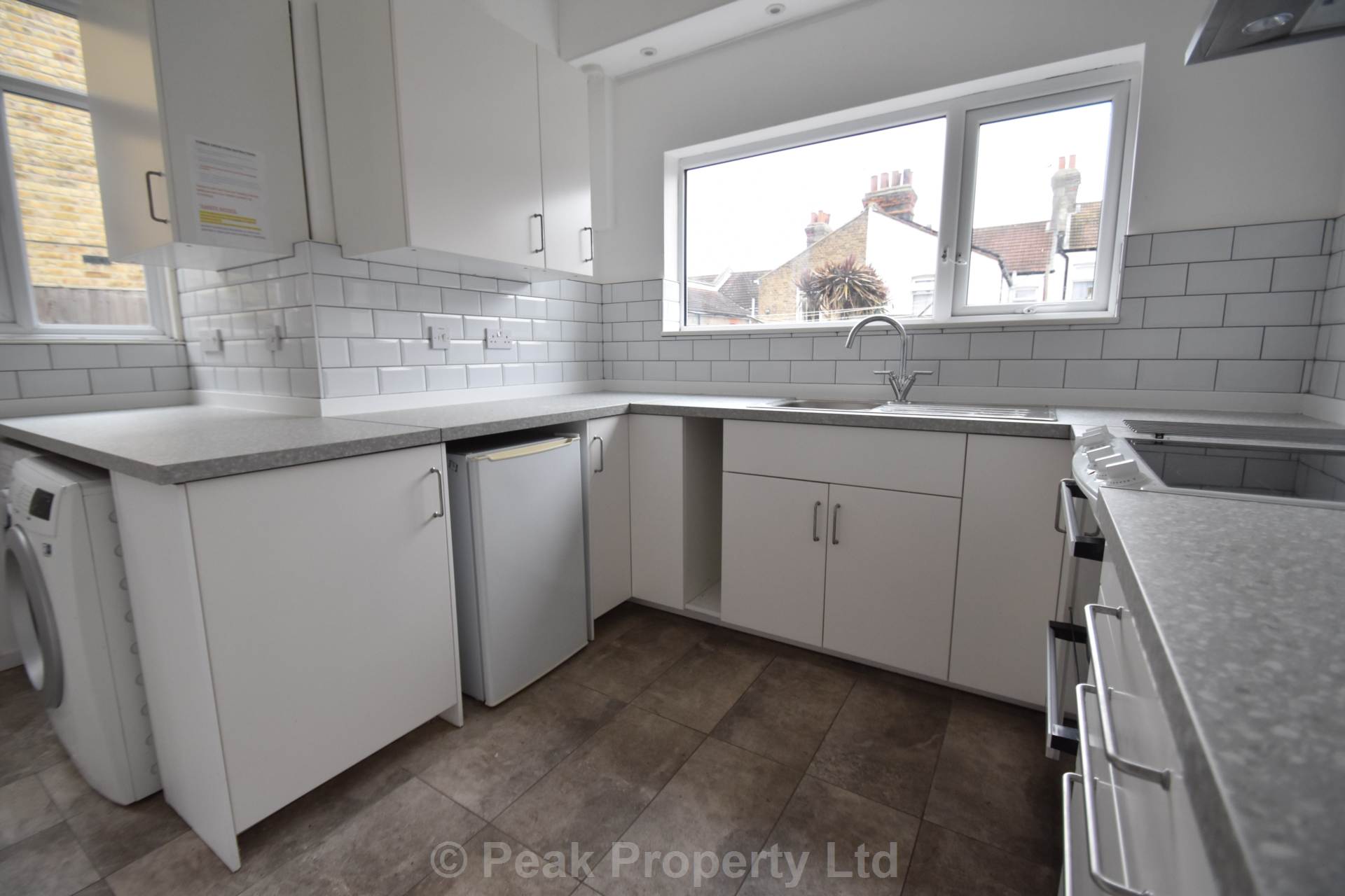 BIG ROOMS! COMMUNAL LOUNGE! York Road, Southend On Sea, Image 5