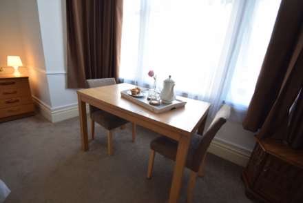 BIG ROOMS! COMMUNAL LOUNGE! York Road, Southend On Sea, Image 16