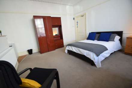 BIG ROOMS! COMMUNAL LOUNGE! York Road, Southend On Sea, Image 17