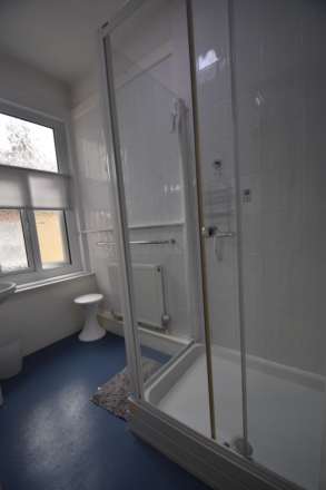 BIG ROOMS! COMMUNAL LOUNGE! York Road, Southend On Sea, Image 2