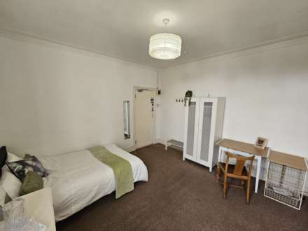 BIG ROOMS! COMMUNAL LOUNGE! York Road, Southend On Sea, Image 26