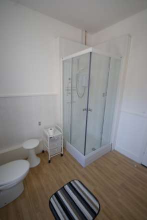 BIG ROOMS! COMMUNAL LOUNGE! York Road, Southend On Sea, Image 9