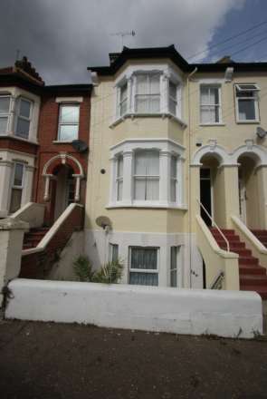 5 Bedroom House Share, 5 Rooms Available in Weston Road, Southend On Sea