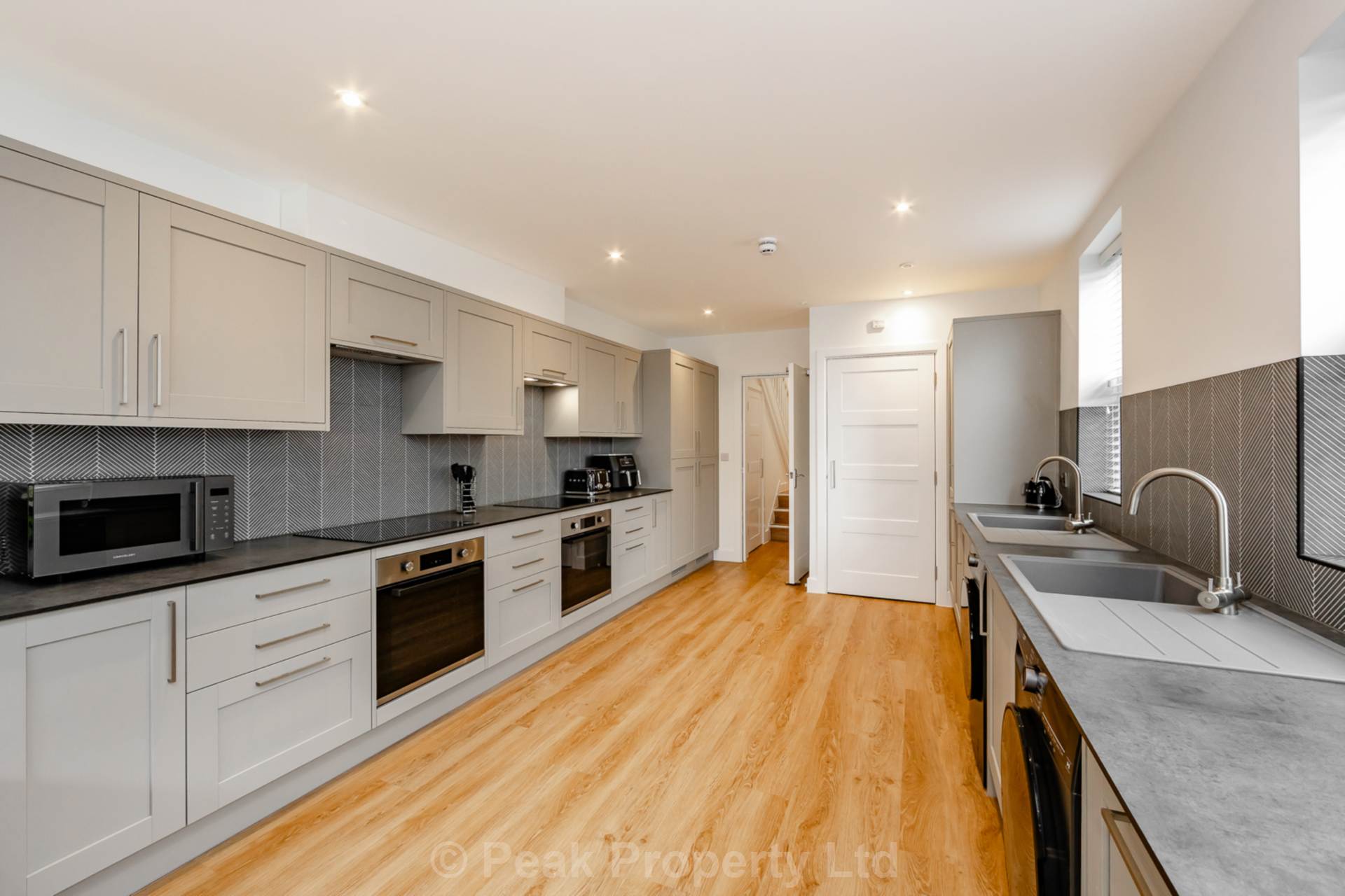 Room 4, Heygate Avenue, Southend On Sea, Image 2