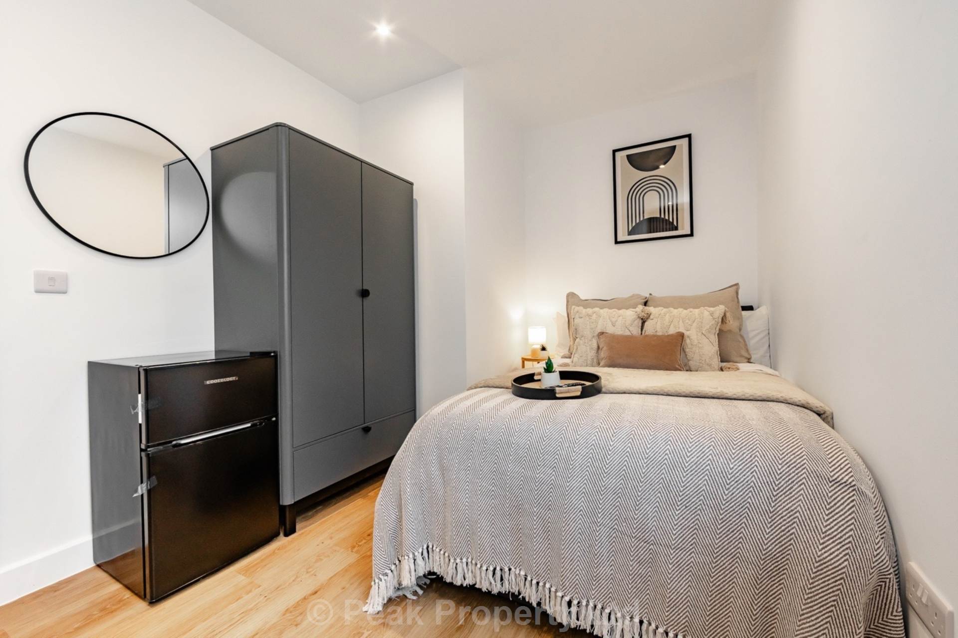 Room 5, Heygate Avenue, Southend On Sea, Image 1