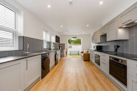 Room 5, Heygate Avenue, Southend On Sea, Image 4