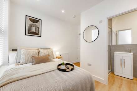 Room 6, Heygate Avenue, Southend On Sea, Image 1