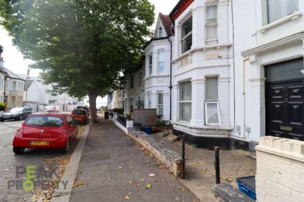 Flat 1, Marine Avenue, Westcliff On Sea, Image 7
