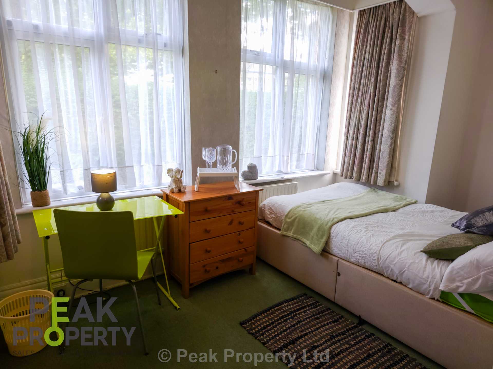 Room 2,  Canewdon Road, Westcliff On Sea, Image 2