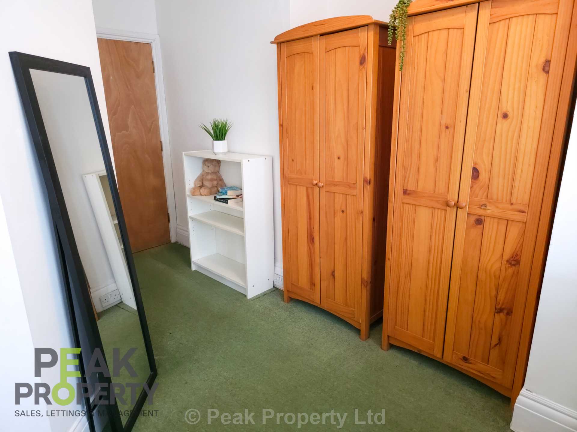Room 2,  Canewdon Road, Westcliff On Sea, Image 3