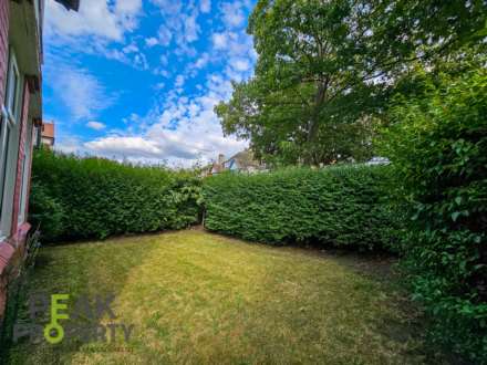 Room 3,  Canewdon Road, Westcliff On Sea, Image 8