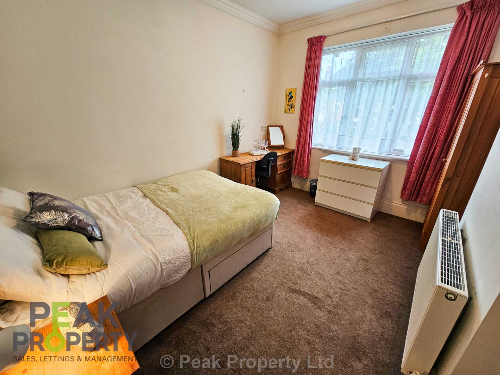 Room 4, Canewdon Road, Westcliff on Sea, Image 1