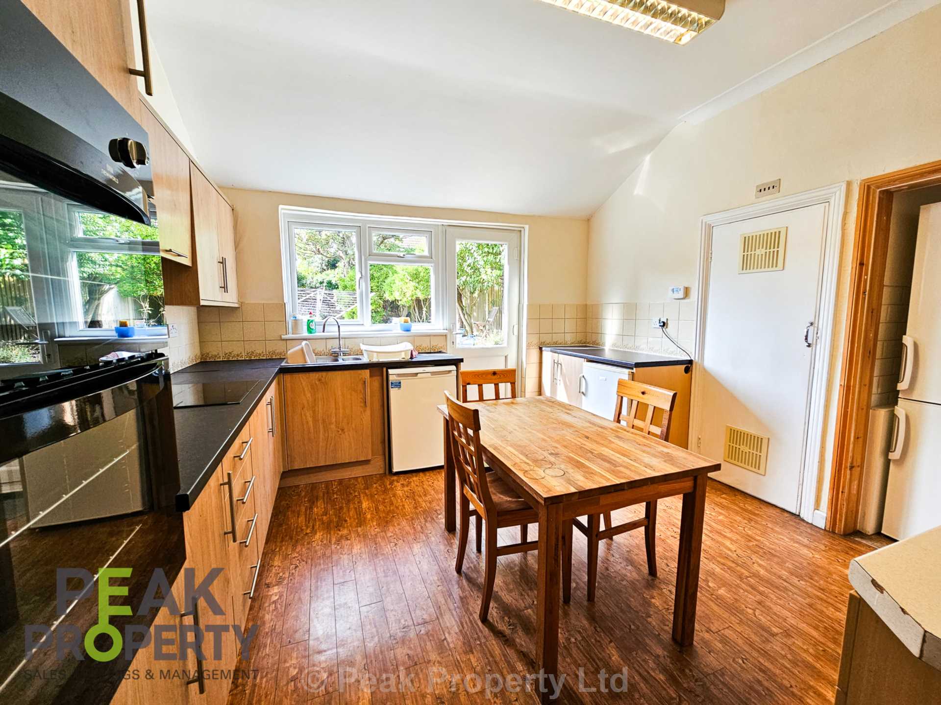 Room 4, Canewdon Road, Westcliff on Sea, Image 13