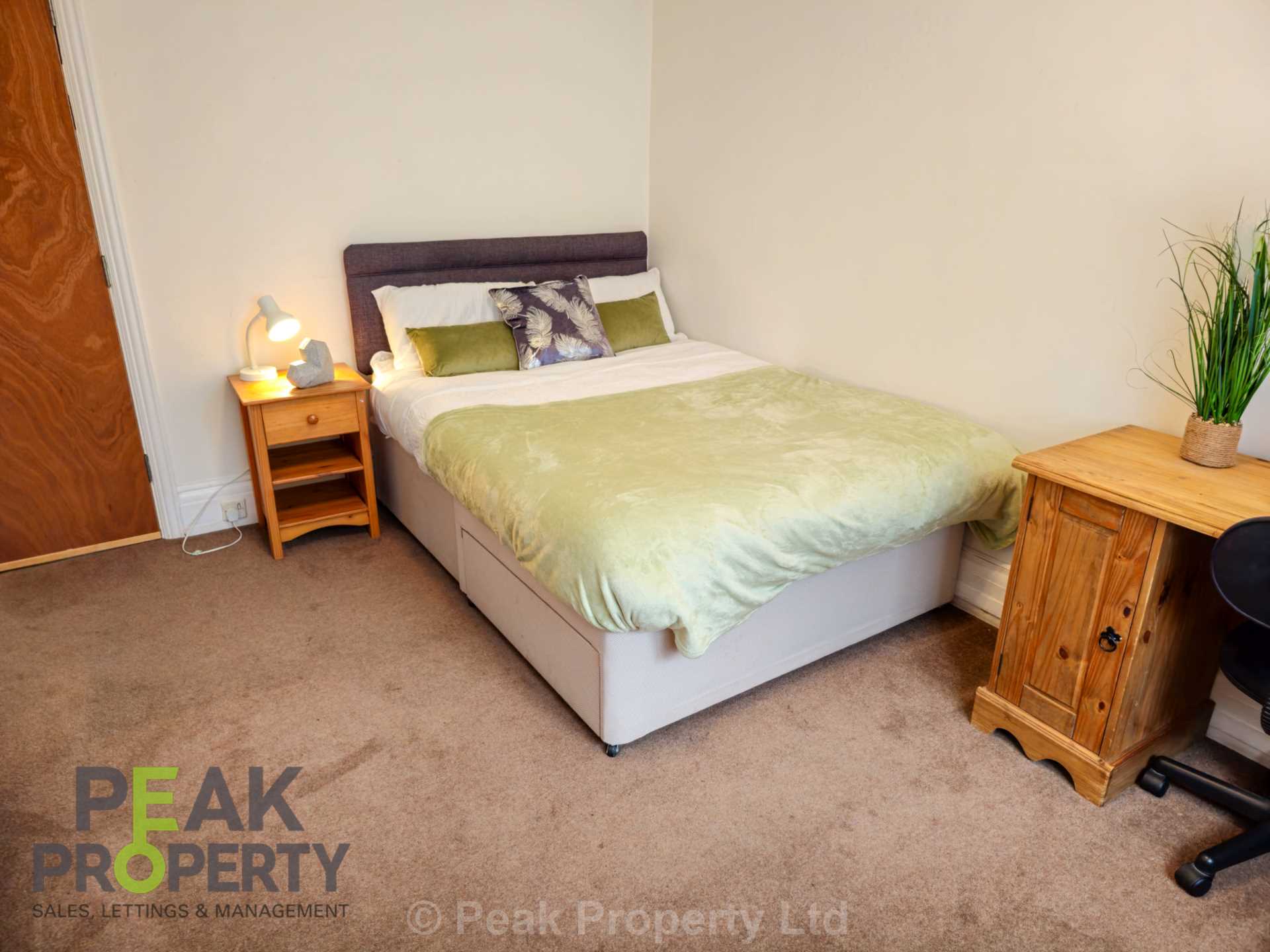 Room 4, Canewdon Road, Westcliff on Sea, Image 2