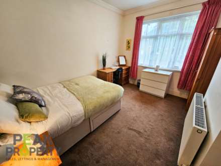Room 4, Canewdon Road, Westcliff on Sea, Image 1