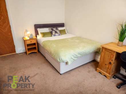 Room 4, Canewdon Road, Westcliff on Sea, Image 2