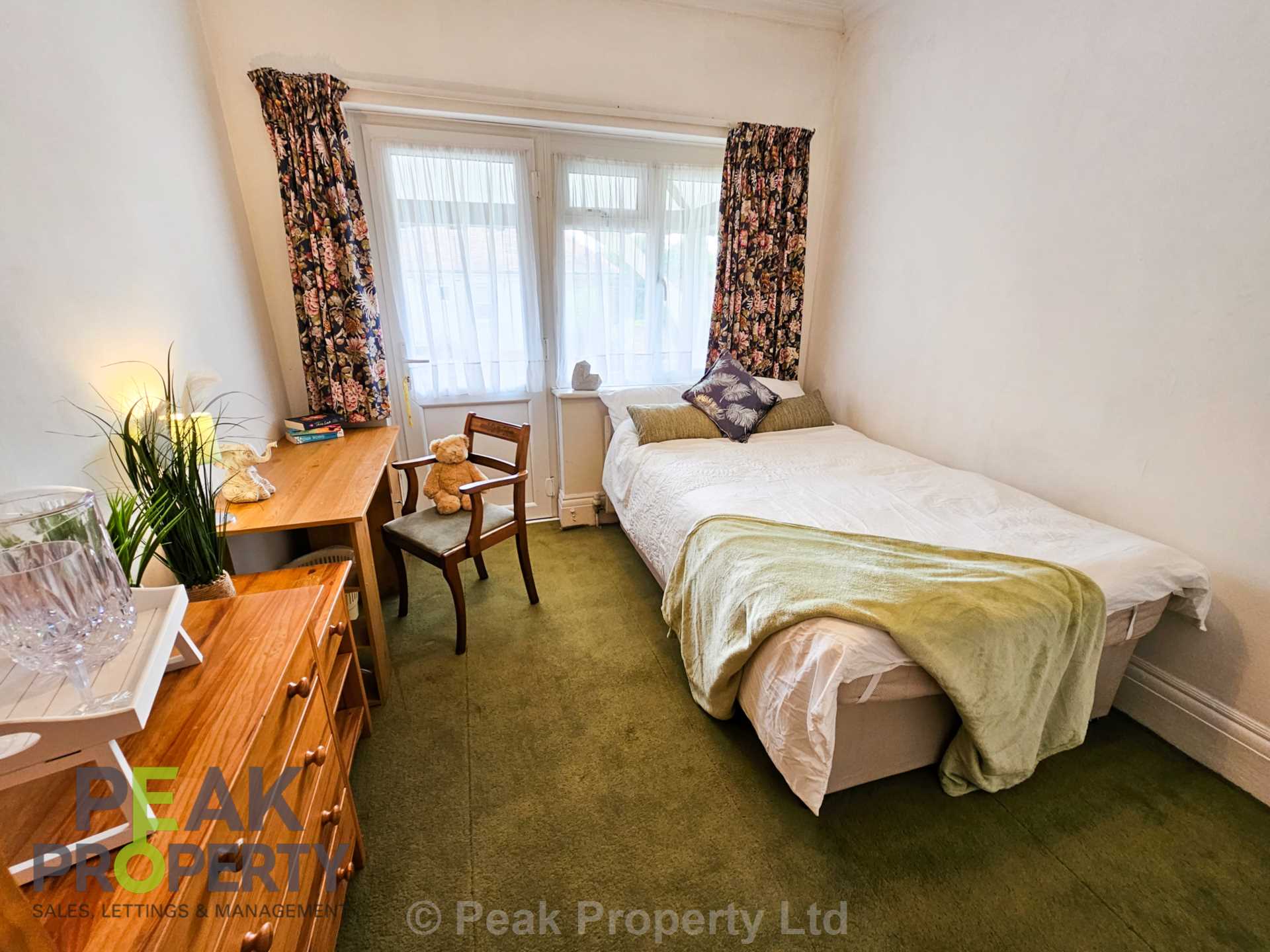 Room 6, Canewdon Road, Westcliff On Sea, Image 1