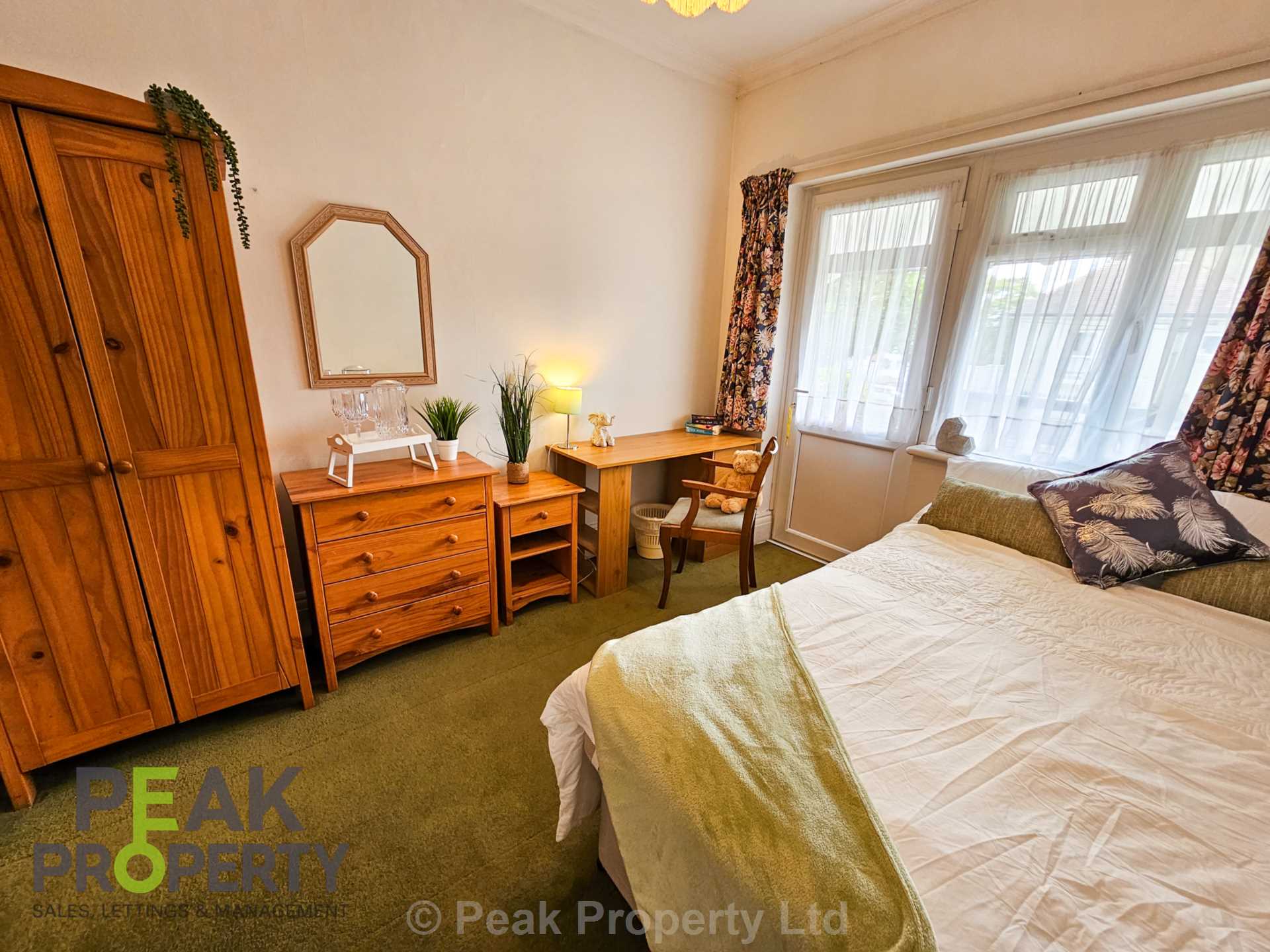 Room 6, Canewdon Road, Westcliff On Sea, Image 2