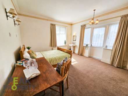 Room 7, Canewdon Road, Westcliff On Sea, Image 2