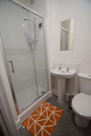 Room 2, Salisbury Avenue, Westcliff On Sea, Image 9