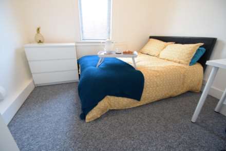 Room 3 - Salisbury Avenue, Westcliff On Sea, Image 1