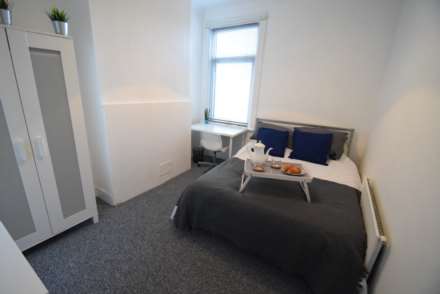 Room 4, Salisbury Avenue, Westcliff On Sea