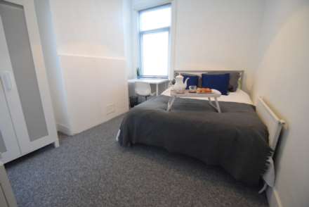 Room 4, Salisbury Avenue, Westcliff On Sea, Image 10