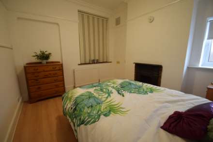 Chelmsford Avenue, Image 2