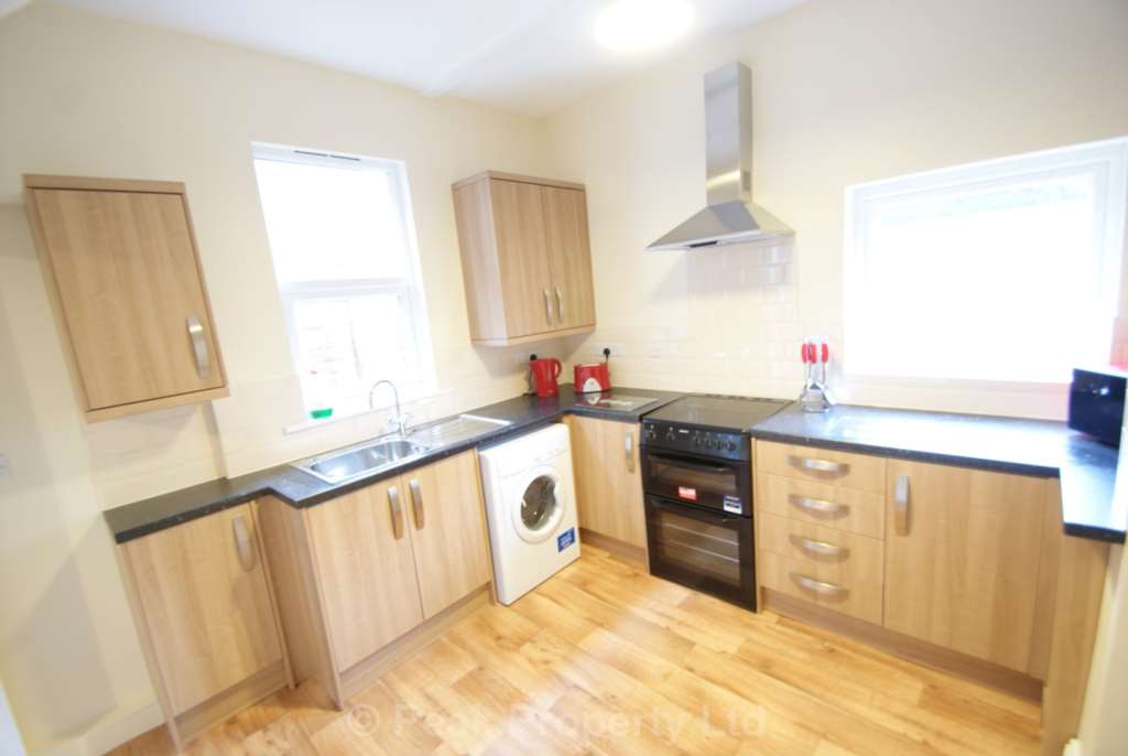 Burdett Avenue, Westcliff On Sea, Image 4