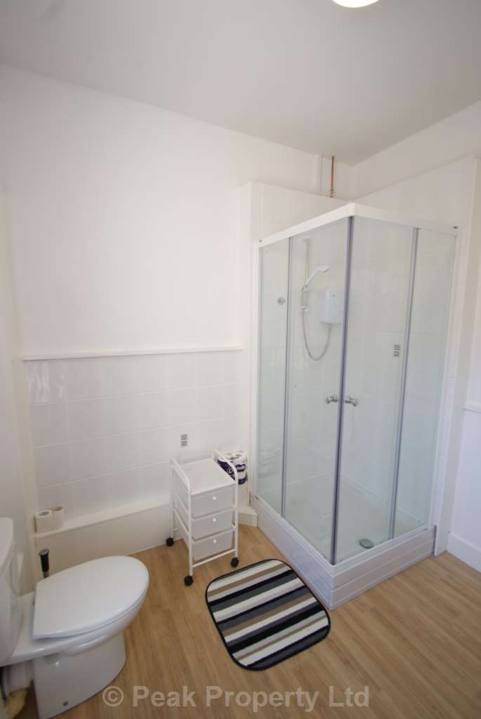 STUDENTS -  5 HUGE ROOMS AVAILABLE!  York Road, Southend On Sea, Image 13