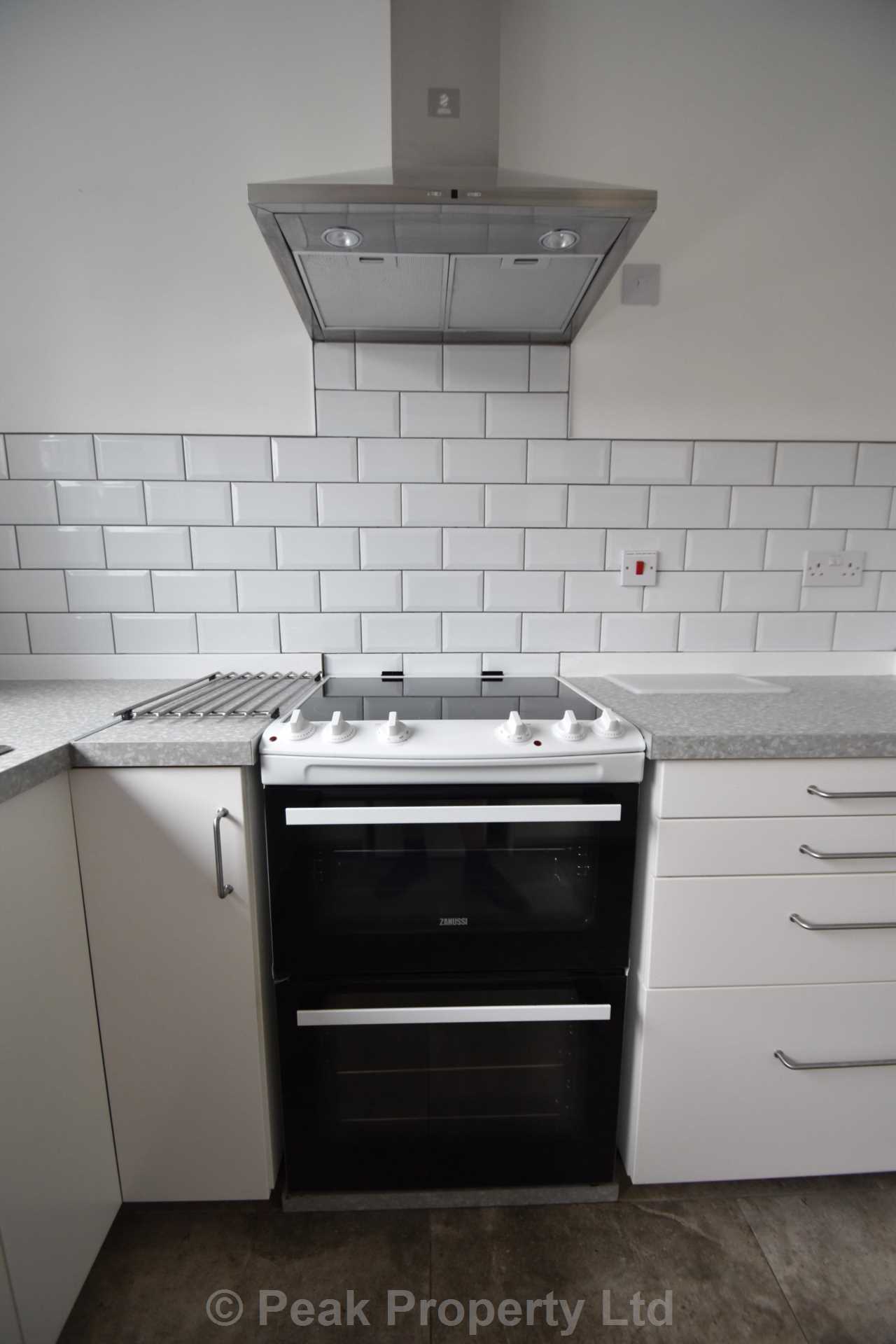 STUDENTS -  5 HUGE ROOMS AVAILABLE!  York Road, Southend On Sea, Image 8