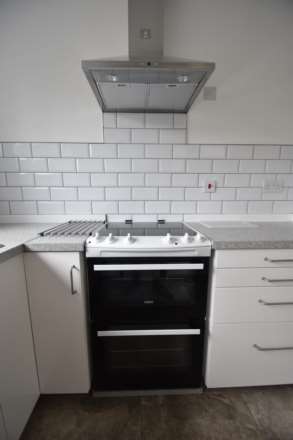 STUDENTS -  5 HUGE ROOMS AVAILABLE!  York Road, Southend On Sea, Image 8