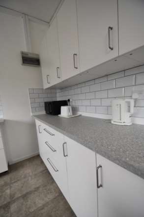 STUDENTS -  5 HUGE ROOMS AVAILABLE!  York Road, Southend On Sea, Image 9