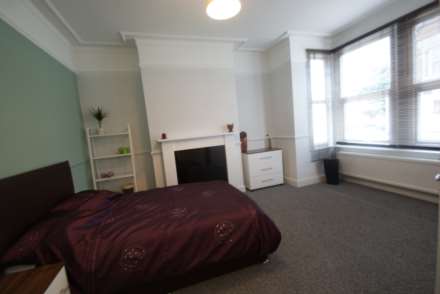 Room 1 Westborough Road, Westcliff On Sea