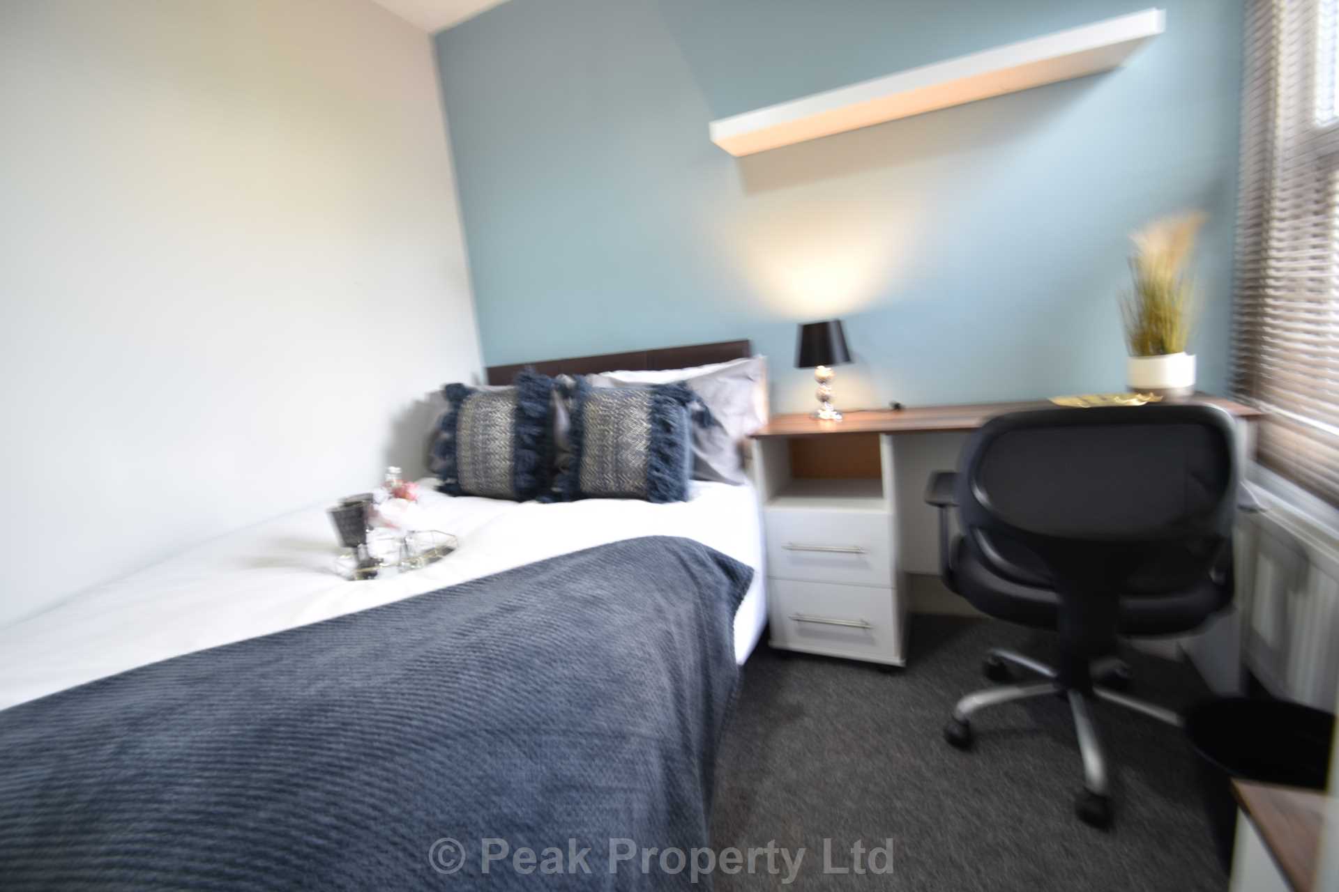 👀STUDENTS👀  ALL 5 ROOMS AVAILABLE - Room 4, Hartington Place, Southend On Sea, Image 2