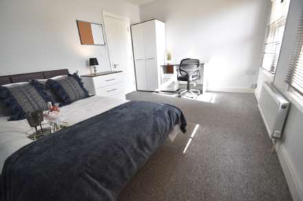 1 Bedroom House Share, 👀STUDENTS👀  ALL 5 ROOMS AVAILABLE - Room 5, Hartington Place, Southend On Sea