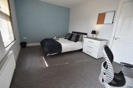 👀STUDENTS👀  ALL 5 ROOMS AVAILABLE - Room 5, Hartington Place, Southend On Sea, Image 2