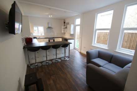 Room 1, Portland Avenue, Southend On Sea, Image 7