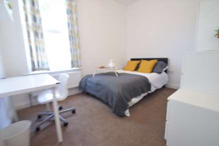 Room 3, Portland Avenue, Southend On Sea